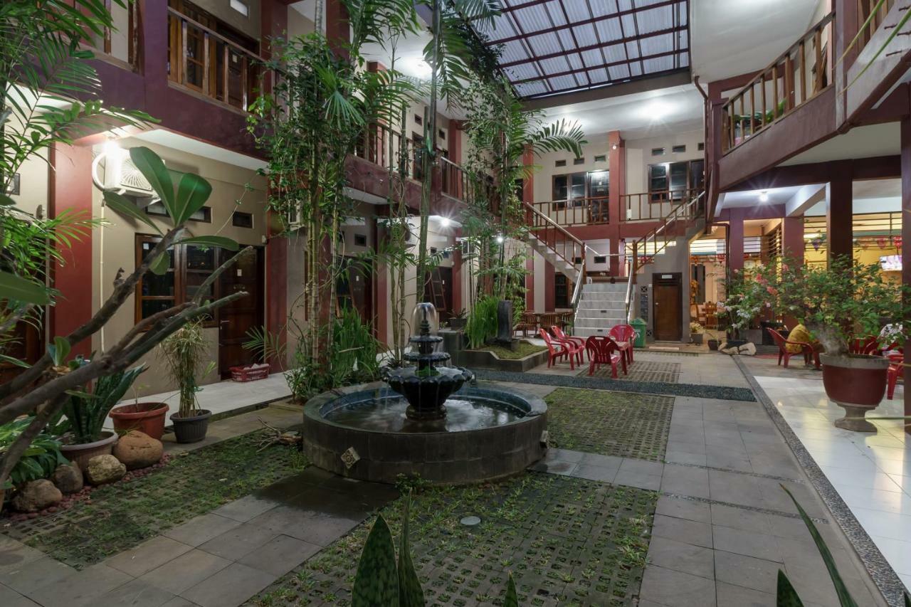Hôtel Reddoorz Syariah Near Fort Marlborough à Bengkulu Extérieur photo